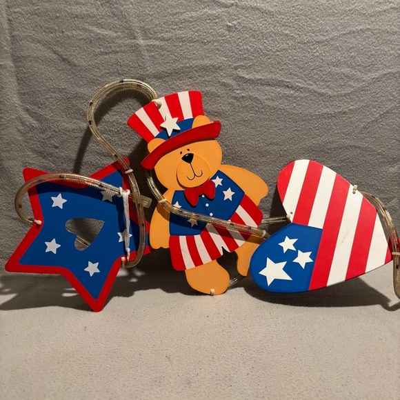 Avon Red White & Blue Lighted Accent Patriotic American Decoration Teddy Bear - Picture 1 of 4